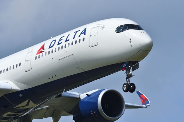 Delta Flight DL67 Emergency